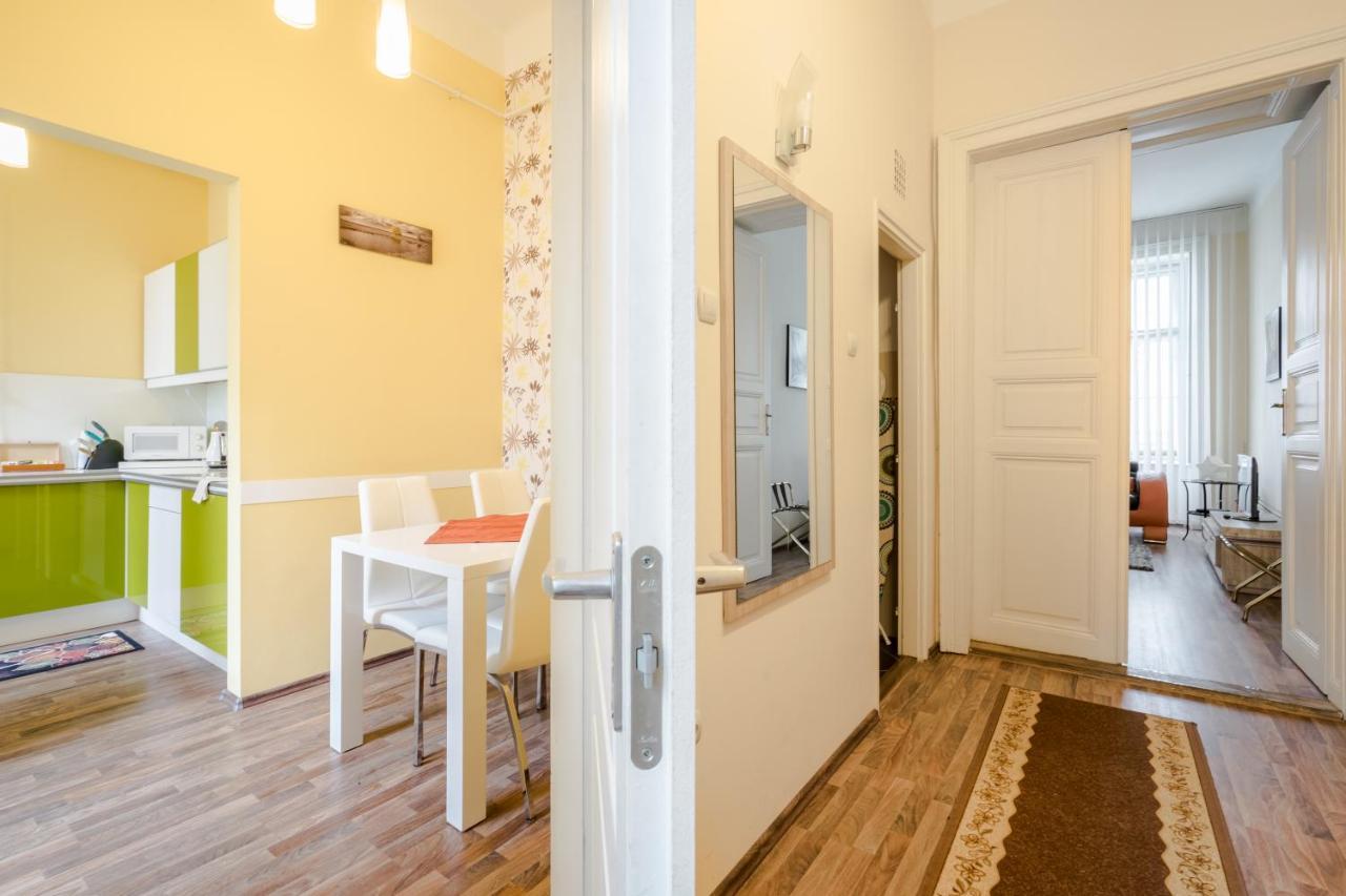 Pyvo Street Home With Balcony By Nw Budapest Eksteriør bilde