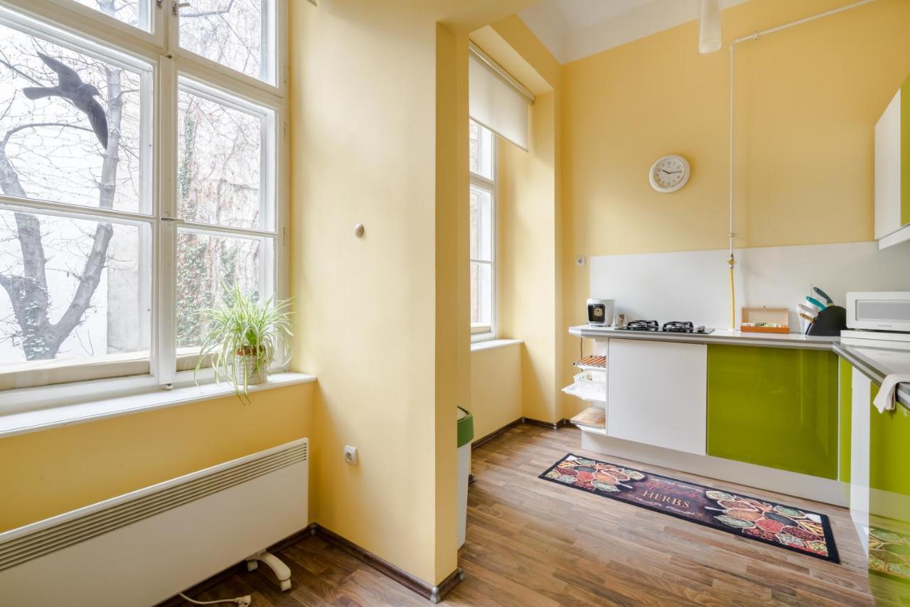 Pyvo Street Home With Balcony By Nw Budapest Eksteriør bilde